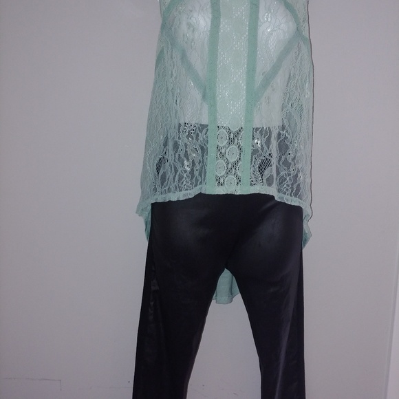 Mint Textured Sheer Hi Low Sleeveless Shirt - Picture 2 of 3